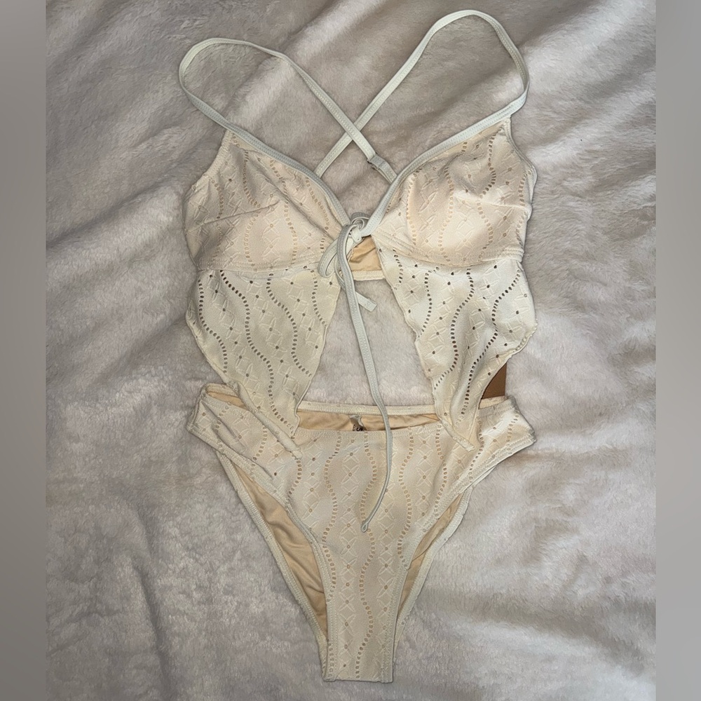 NWT Samiol Cream Lace Eyelet two piece swimsuit Fairy